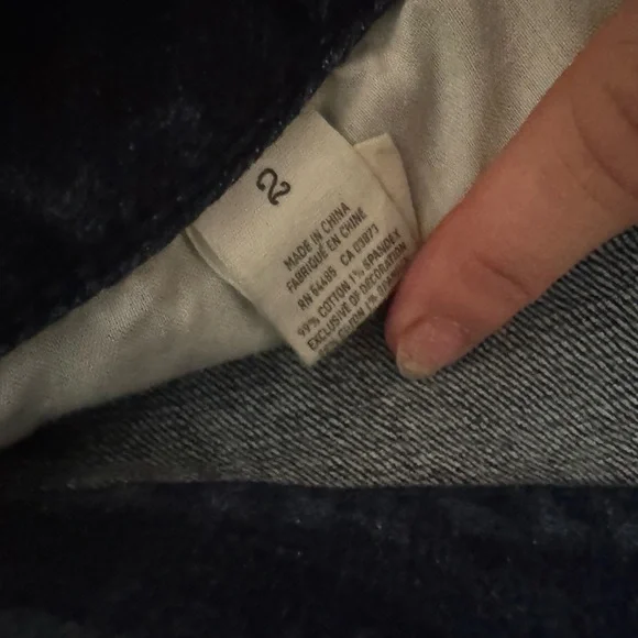 American Eagle Dark Wash Jean shorts size 2 - Picture 3 of 3